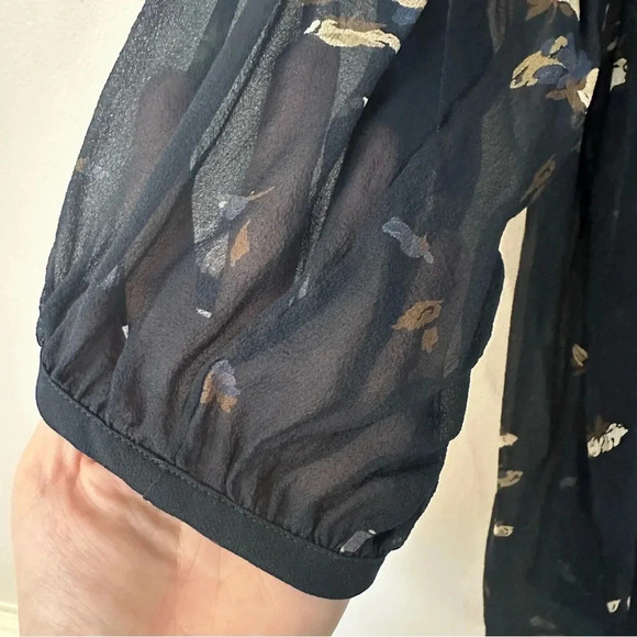 Club Monaco Women’s 3/4 Sleeve Navy 100% Silk Sheer Floral Blouse Size M GUC - Picture 5 of 9